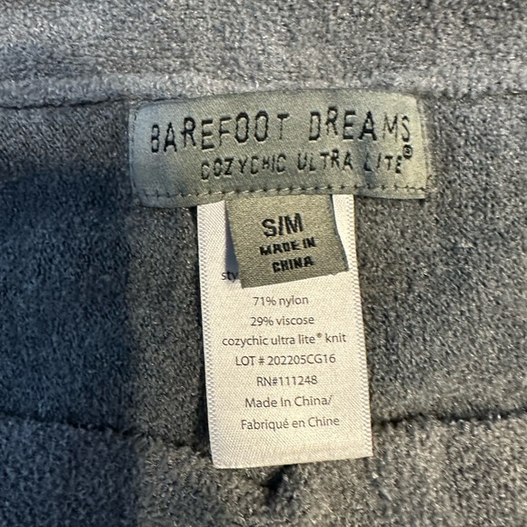 Cozy Barefoot Dreams Poncho Sweater in Grey - SIZE S/M - Picture 6 of 8